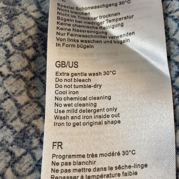 Olsen Europe Blue Print Blouse Size 14 - Picture 9 of 9